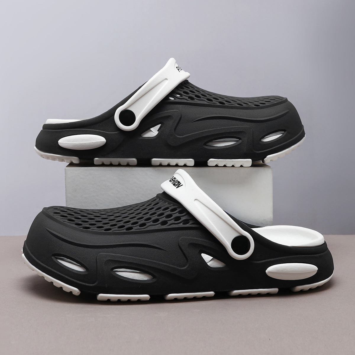 Men's Summer Closed Toe Non-slip Breathable Beach Slippers